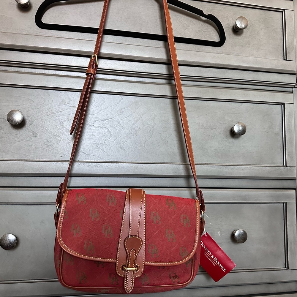 Dooney and Bourke crossbody body bag